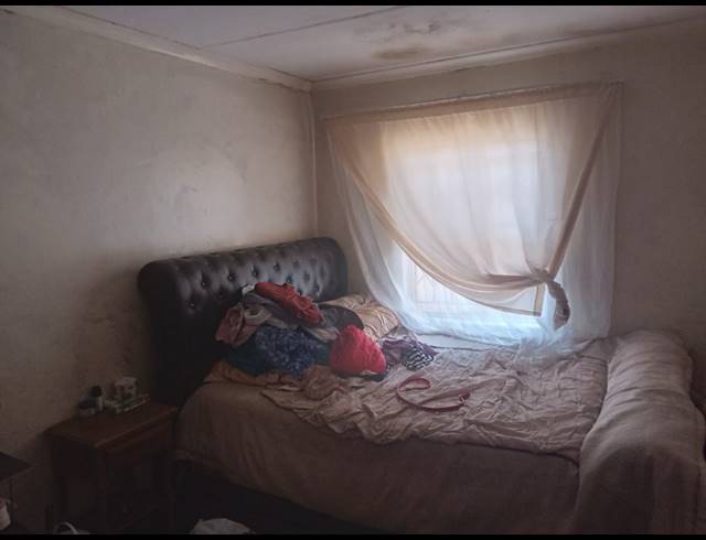 2 BEDROOM HOUSE FOR SALE IN TSAKANE